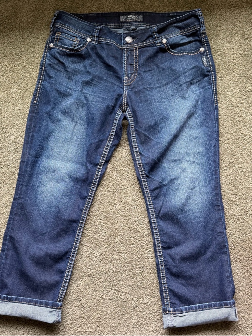 Silver Jeans Co. Suki Capri, a mid-rise curvy fit size W31